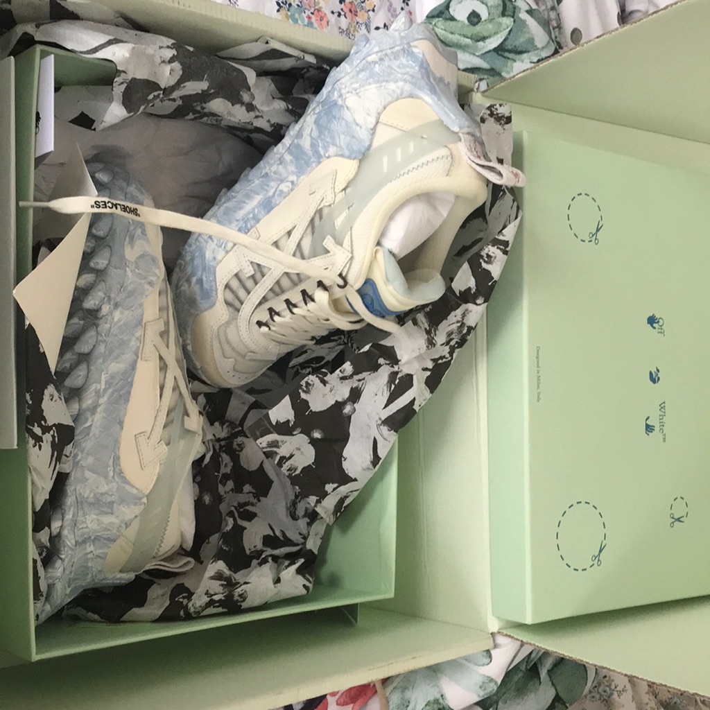 *Brand New Pair Of Off Whites Size 40